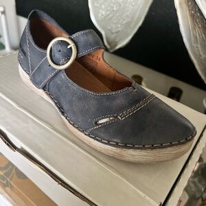 Josef Seibel Sale! Real leather shoes, brand new in the box!